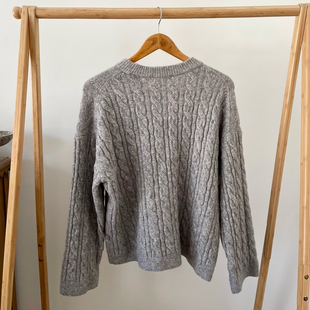 H&M Cable Knit Chunky Oversized Crewneck Sweater in Gray - S - Picture 4 of 4
